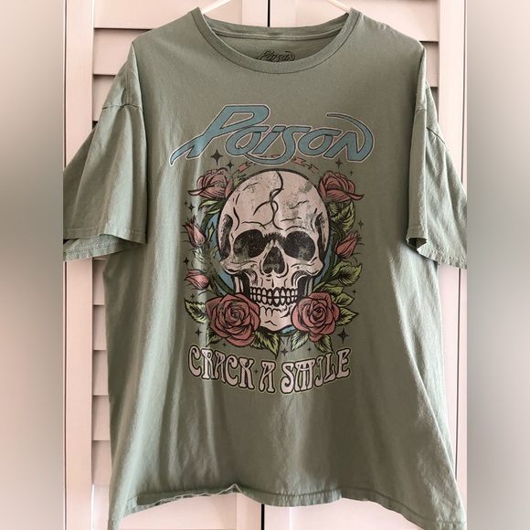 poison Tops - Poison Crack A Smile Light Green Women's Graphic Band T Shirt Size Large